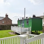 Jamies Shepherds Hut - Uk43566 Bowness-on-Solway